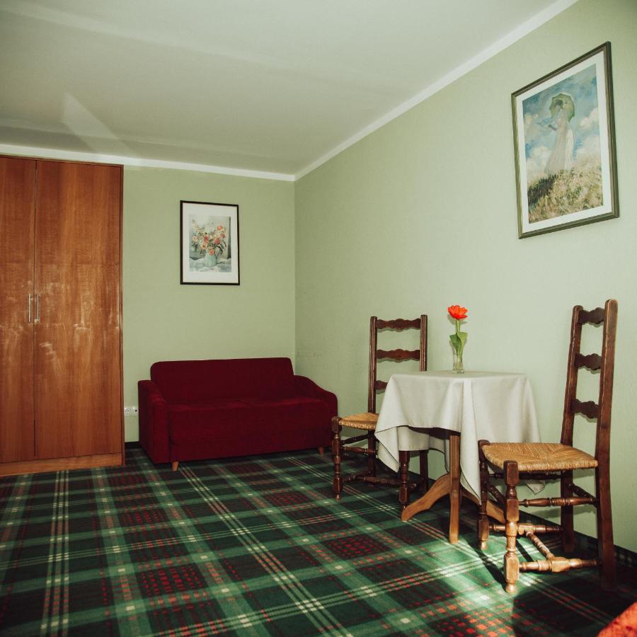 Taujenu Dvaro Sveciu Namai Taujenai Bagian luar foto