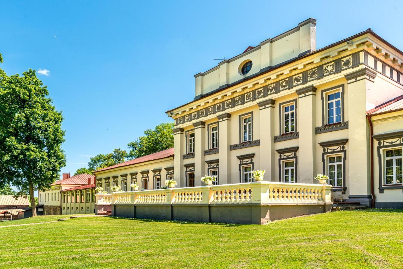Taujenu Dvaro Sveciu Namai Taujenai Bagian luar foto